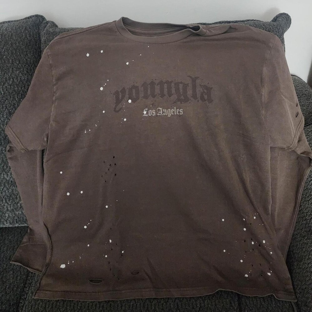 YoungLA brown distressed tee with paint splatter design. Size: XL #distressed #t